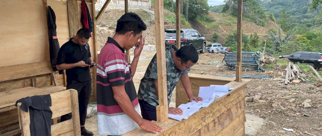 Gubernur Sulsel, Andi Sudirman Sulaiman, meninjau progres pengembangan wisata Buttu Macca, di Kabupaten Enrekang, Rabu, 28 Desember 2022.