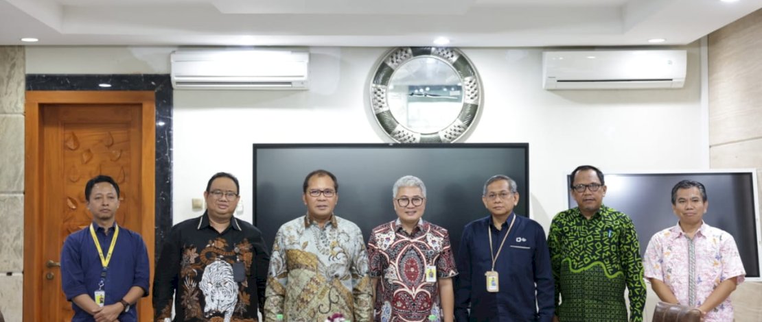 Danny Pomanto saat menerima kunjungan Kepala KPP Madya Makassar, Pratama Makassar Utara dan Makassar Selatan, di kediamannya Jl Amirullah, Kamis, 29 Desember 2022. Danny Pomanto saat menerima kunjungan Kepala KPP Madya Makassar, Pratama Makassar Utara dan Makassar Selatan, di kediamannya Jl Amirullah, Kamis, 29 Desember 2022.