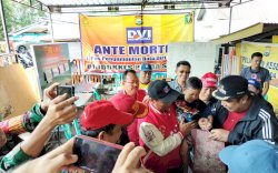 Andi Amran Sulaiman Biayai Pendidikan Alif, Bocah Korban Longsor di Maros