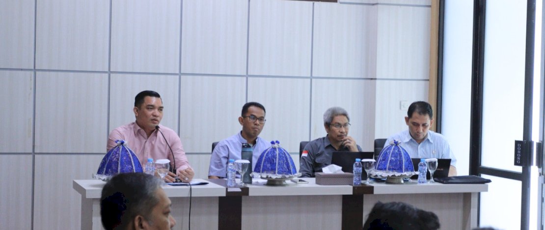 Penjabat Bupati Takalar, Dr Setiawan Aswad, mengumpulkan seluruh kepala OPD, kepala bagian, dan camat, di Ruang Rapat Setda Takalar, Sabtu, 31 Desember 2022. Penjabat Bupati Takalar, Dr Setiawan Aswad, mengumpulkan seluruh kepala OPD, kepala bagian, dan camat, di Ruang Rapat Setda Takalar, Sabtu, 31 Desember 2022.