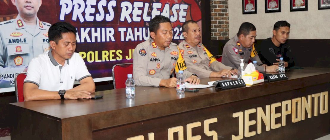 Polres Jeneponto merilis capaian kinerjanya sepanjang tahun 2022, Sabtu, 31 Desember 2022.
