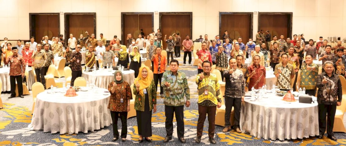 BKKBN mengumpulkan 156 Camat se-Sulsel guna membahas strategi Percepatan Penurunan Stunting (PPS) pada kegiatan Komunikasi Informasi dan Edukasi (KIE) Percepatan Penurunan Stunting Bagi Mitra Kerja Camat, di Hotel Claro, Makassar, Jumat, 18 November 2022.