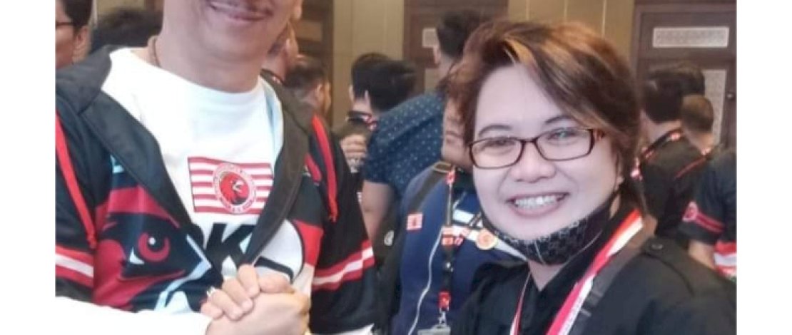 Ketua DPC PKN Makassar, Sitti Musdalifah (kiri) 