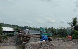 Pengerjaan Jembatan Munte Jeneponto Diduga Mangkrak, Masyarakat Protes