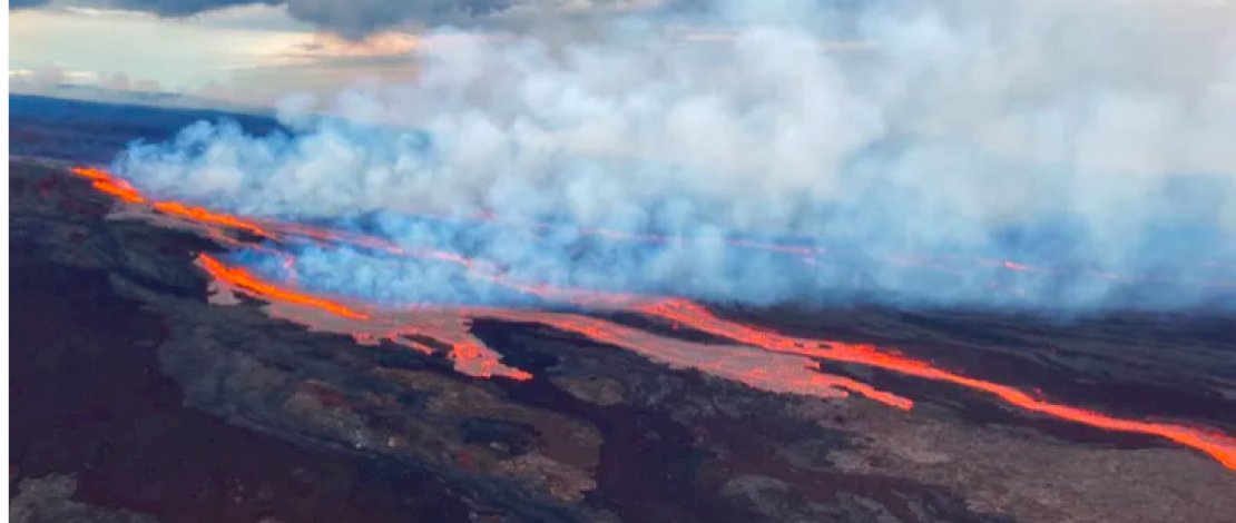 Gunung Berapi Kilauea Hawaii Meletus Lagi, Kawah Puncak Bersinar