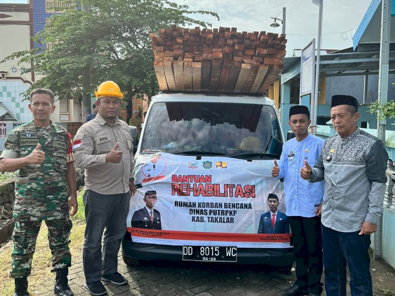 Pemprov Sulsel Salurkan Bantuan Perbaikan Rumah untuk Korban Angin Kencang Takalar