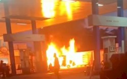 Percikan Api Saat Isi BBM, Petepete Terbakar di SPBU Majannang