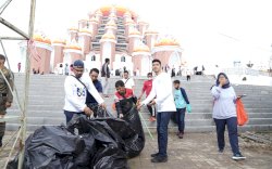 Pegawai Pemprov Sulsel Kerja Bakti Bersihkan Kawasan CPI