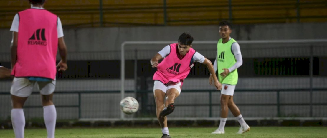 Laga perdana PSM Makassar vs PSS Sleman pada putaran kedua Liga 1 BRI 2020/2023 pekan ke-18 yang bakal berlangsung di Gelora BJ Habibie (GBH) Parepare, direncanakan Sabtu, 14 Januari 2023.