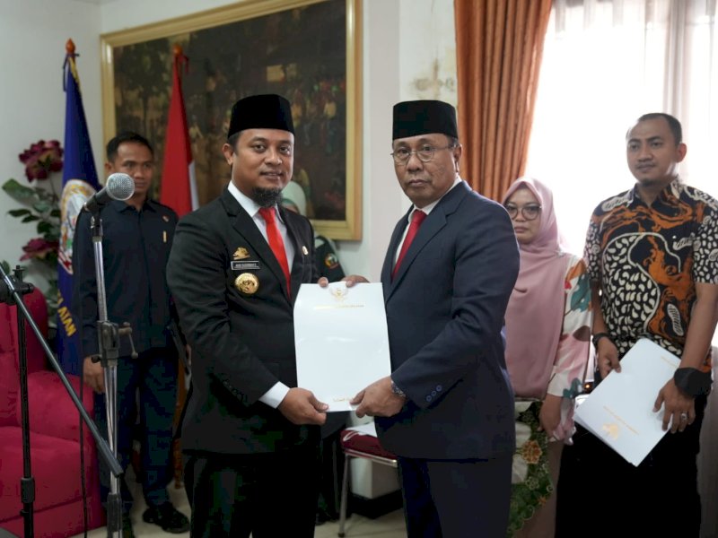 Lantik Andi Aslam Patonangi Sebagai Pj Sekda, Ini Pesan Gubernur Sulsel