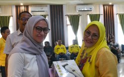 163 KLU di Lutra Terima Bantuan Peralatan Usaha