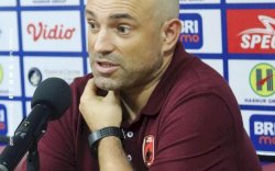 Wasit Cukupkan Tiga Kartu Kuning untuk Pelatih PSM Makassar