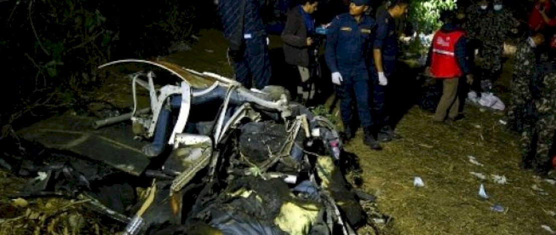 Puing-puing pesawat Yeti Airlines yang mengalami kecelakaan pada Minggu (15/1/2023) 