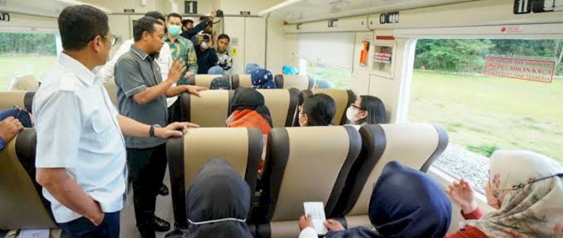 Kereta Api Makassar - Parepare pada segmen lintas Garongkong (Barru) - Mangilu (Pangkep) telah beroperasi dan dibuka untuk umum sejak Bulan Oktober 2022 lalu. 