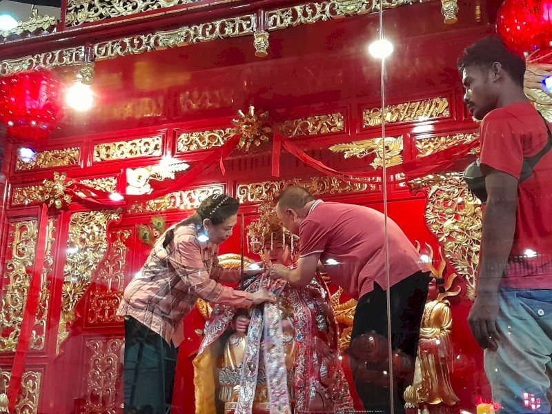 Jelang Imlek, Dewa-dewi Klenteng Xiang Ma 'Bersolek'
