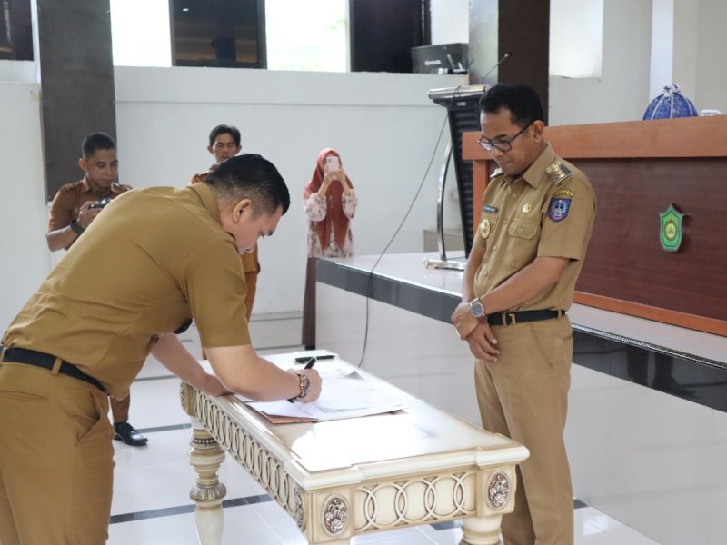 Saksikan Penandatanganan Pakta Integritas dan Perjanjian Kinerja : PJ Bupati : Jangan Sekadar Seremoni