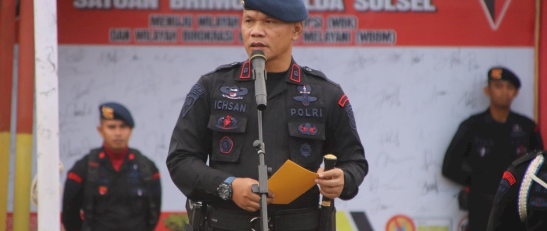 Komandan Batalyon (Danyon) C Pelopor Satbrimob Polda Sulsel Kompol Nur Ichsan, S.Sos., M.Si. Komandan Batalyon (Danyon) C Pelopor Satbrimob Polda Sulsel Kompol Nur Ichsan, S.Sos., M.Si.