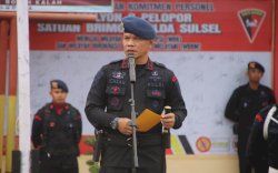 Perdana di Tahun 2023! Brimob Bone Gelar Upacara Bendera Dalam Rangka HKN