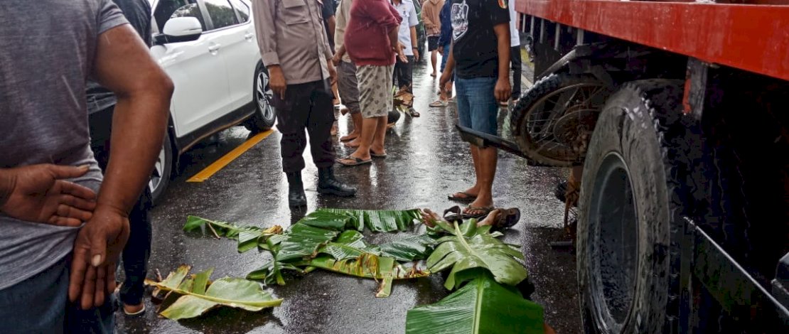 Kecelakaan yang menelan korban jiwa terjadi di Desa Mattampawalie, Kecamatan Lappariaja, Kabupaten Bone, Rabu, 18 Januari 2023. Kecelakaan yang menelan korban jiwa terjadi di Desa Mattampawalie, Kecamatan Lappariaja, Kabupaten Bone, Rabu, 18 Januari 2023.