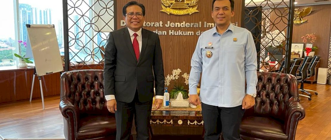 Pertemuan Dubes Fadjroel Rachman dengan Direktur Jenderal Imigrasi Silmy Karim di Kantor Direktorat Jenderal Imigrasi di Jakarta.