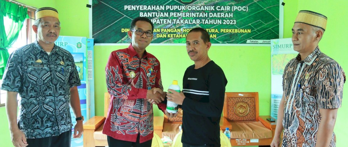 Pemkab Takalar Salurkan 2.146 liter pupuk organik untuk Kelompok Tani Pemkab Takalar Salurkan 2.146 liter pupuk organik untuk Kelompok Tani