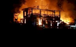 Api Sulit Dipadamkan, Tiga Unit Rumah Panggung Rata Tanah di Jeneponto