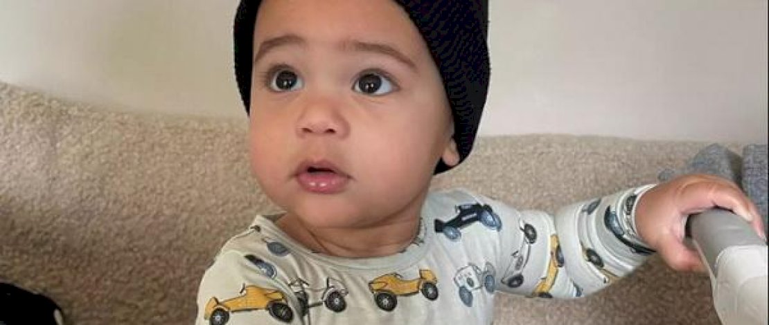 Untuk Pertama Kalinya Kylie Jenner Publikasikan Wajah dan Nama Anaknya