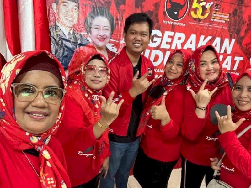 Dokter Fadli Ananda Jadi Idola Ibu-ibu, Rebutan Foto Usai Bawa Materi Gerakan Hidup Sehat