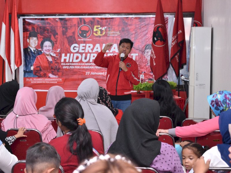 Rayakan HUT Megawati, Kepala Baguna PDIP Sulsel Berbagi Pengetahuan Gerakan Hidup Sehat untuk Ibu-ibu