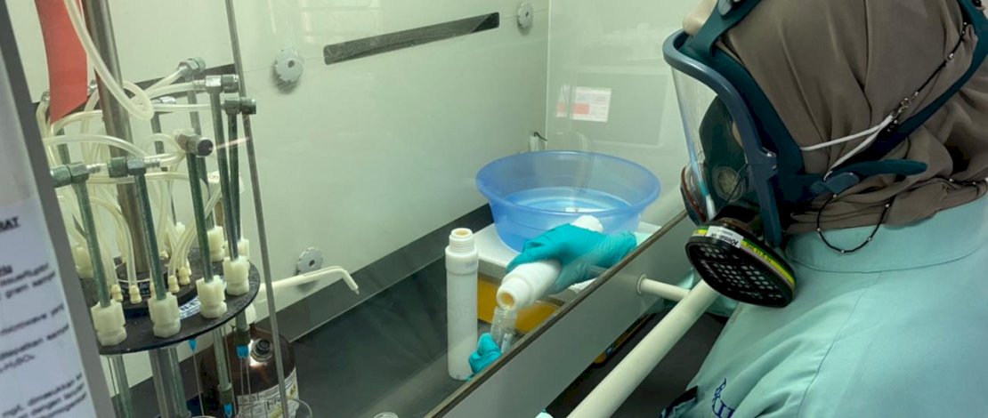 Balai Besar Karantina Ikan, Pengendalian Mutu dan Keamanan Hasil Perikanan (BB KIPM) Makassar, melakukan uji laboratorium sampel kematian ikan di Kabupaten Kepulauan Selayar.