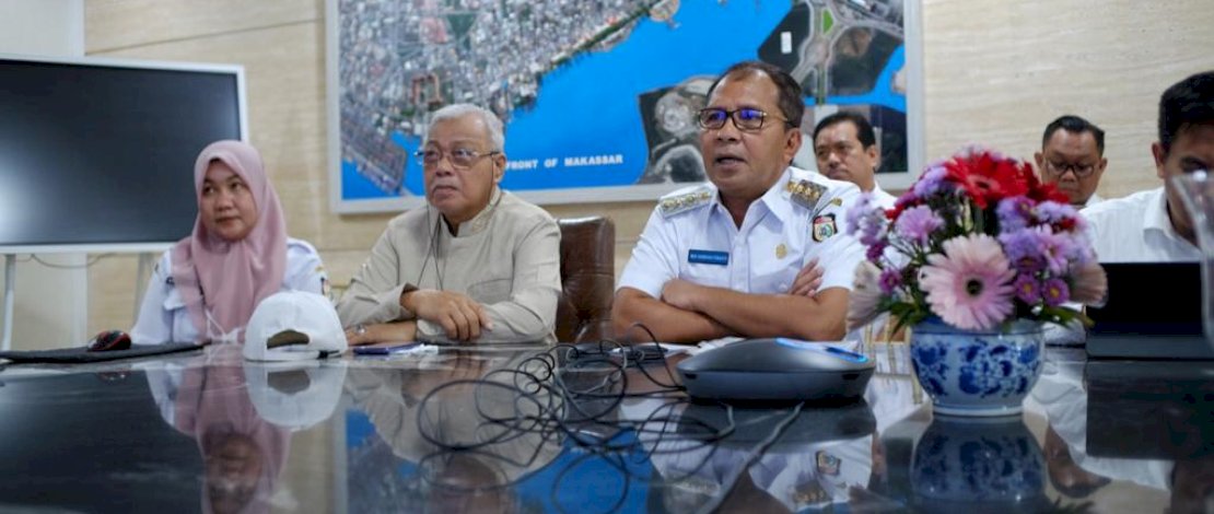 Wali Kota Makassar, Moh Ramdhan "Danny" Pomanto usai mengikut zoom meeting virtual bersama World Health Organization (WHO) Sear Lab Urban Governance Health and Wellbeing, Rabu, 25 Januari 2023.
Wali Kota Makassar, Moh Ramdhan "Danny" Pomanto usai mengikut zoom meeting virtual bersama World Health Organization (WHO) Sear Lab Urban Governance Health and Wellbeing, Rabu, 25 Januari 2023.