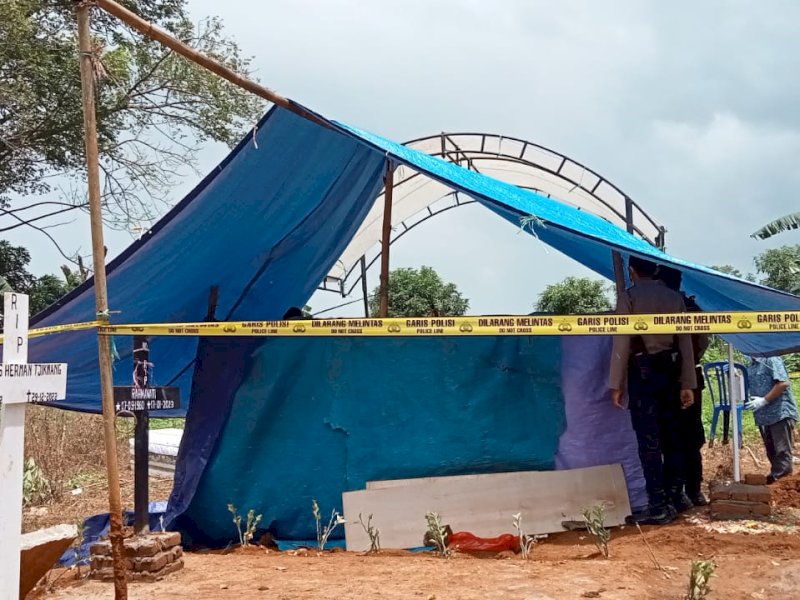 Cari Penyebab Kematian, Polisi Bongkar Makam  Mahasiswa Unhas yang Meninggal saat Diksar Mapala