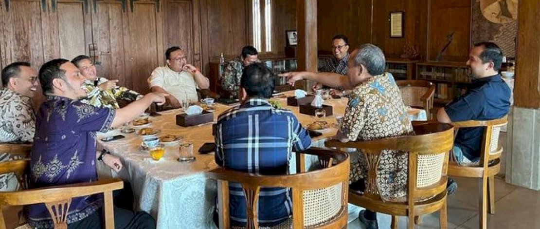 Tim Kecil Koalisi Perubahan Bertemu di Rumah Anies Tim Kecil Koalisi Perubahan Bertemu di Rumah Anies