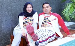 Batal Cerai, Putra Siregar dan Septia Pamer Kemesraan 