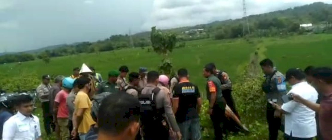 Diduga Disambar Kereta Api Trans Sulawesi, Warga Barru Ditemukan Tewas di Dekat Hamparan Sawah Diduga Disambar Kereta Api Trans Sulawesi, Warga Barru Ditemukan Tewas di Dekat Hamparan Sawah