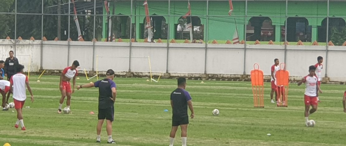 PSM Makassar kembali menggelar latihan di Stadion Kalegowa, jelang lawan Arema FC.