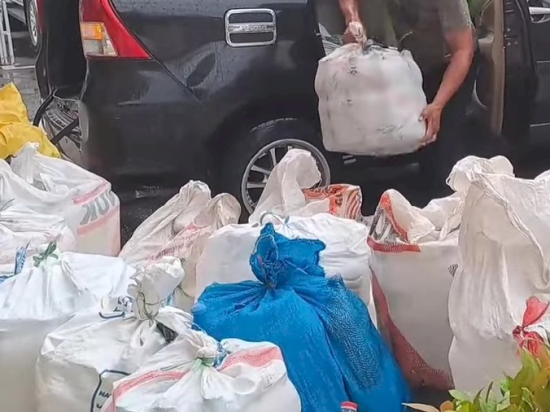 Polisi Gagalkan Peredaran 1.500 Liter Miras di Makassar 