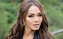 Dilaporkan Farhat Abbas Dugaan Pelanggaran UU ITE dan Pornografi, Bunda Corla: Mau Ngedombreng Kau?