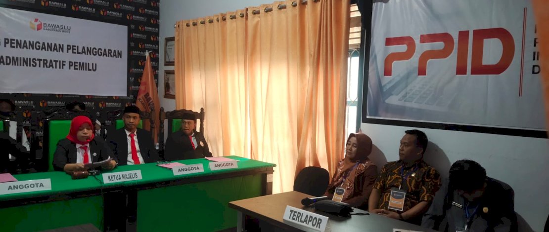 Bawaslu Bone menggelar sidang terkait adanya dugaan pelanggaran administrasi pemilu yang dilakukan oleh KPU Bone, Rabu, 8 Februari 2023. Bawaslu Bone menggelar sidang terkait adanya dugaan pelanggaran administrasi pemilu yang dilakukan oleh KPU Bone, Rabu, 8 Februari 2023.