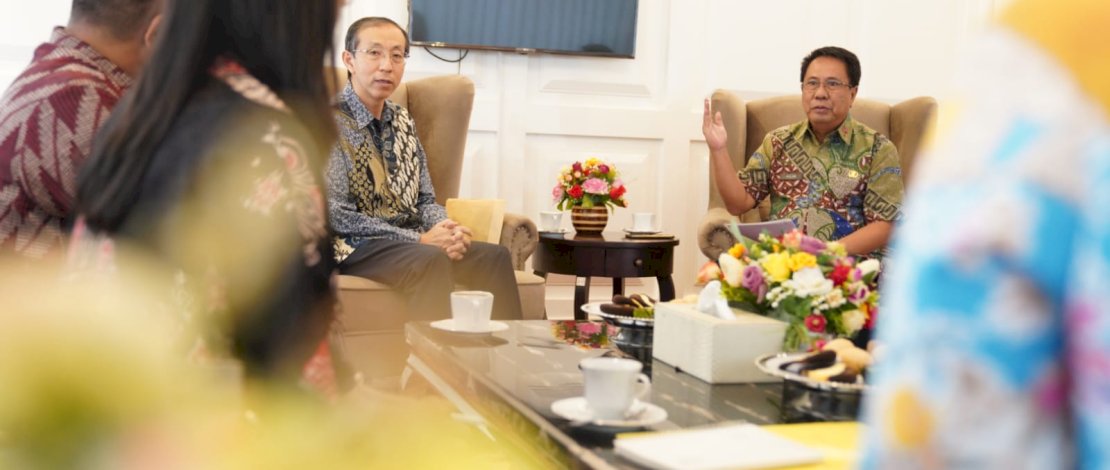 Penjabat Sekertaris Daerah Provinsi Sulawesi Selatan (Sulsel), Andi Aslam Patonangi, menerima kedatangan Kepala Kantor Konsuler Jepang di Makassar, Yasue Katsunobu, di Baruga Lounge, Kantor Gubernur Sulsel, Kamis, 9 Februari 2023.