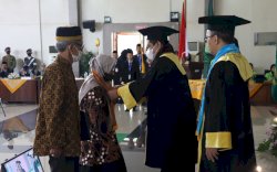 Selesaikan Skripsi di Tengah Kanker Paru-paru yang Diderita,  Hariyo Wisuda Diwakili Orangtua