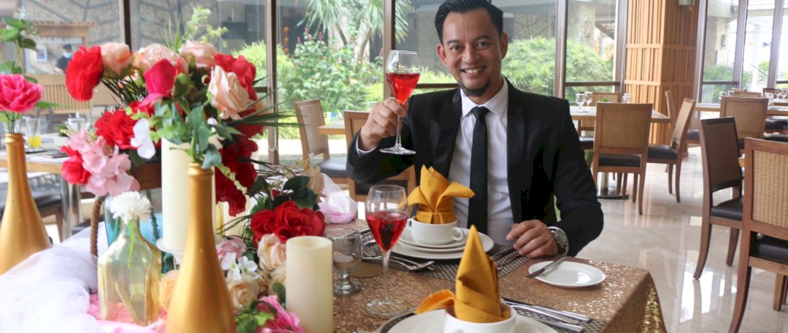 Sebelum Ngajak Doi Makan Malam Romantis  di The Rinra Makassar, Simak Tips Dari Coach Fiko Ini...