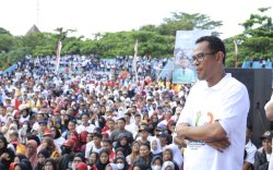 Cuan! Pedagang Kaki Lima Banjir Pelanggan di Gerak Jalan Anti Mager Takalar