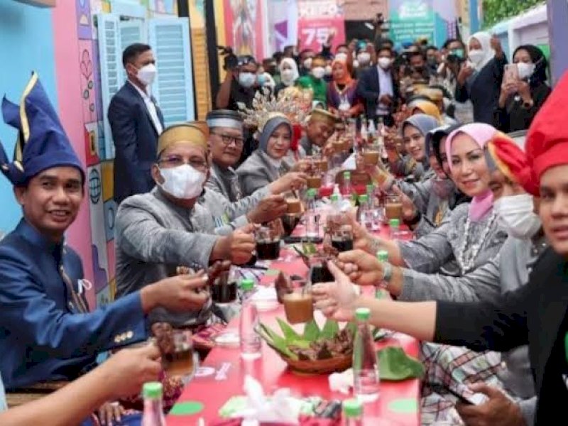 Makan Kuliner Khas Makassar Berhadiah Mobil