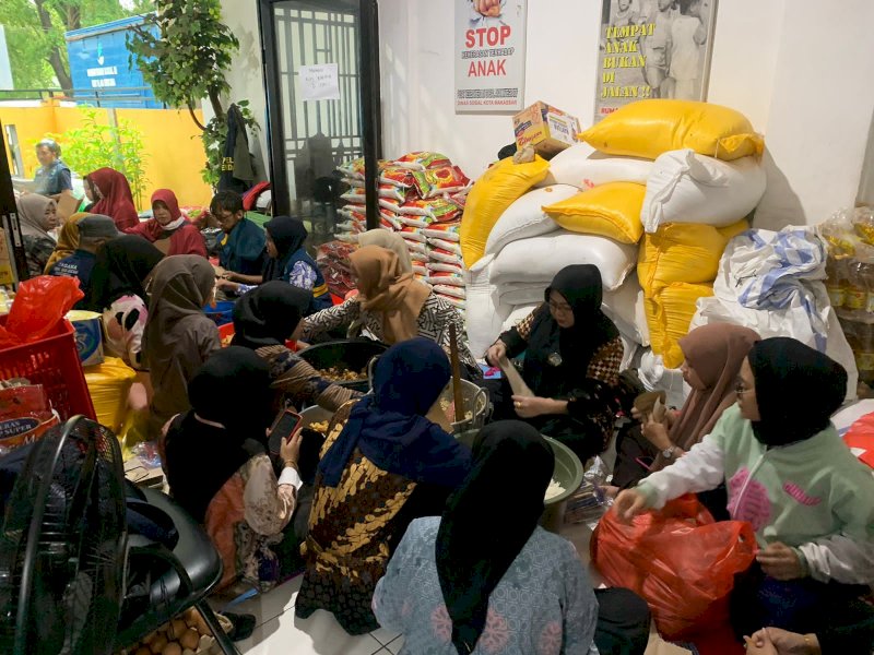Dinsos Makassar Siapkan 1.000 Paket Makanan Siap Saji untuk Pengungsi Banjir