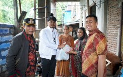 Ketua FKKM dan Camat Tallo Kunjungi Korban Terdampak Banjir di Kelurahan Lembo