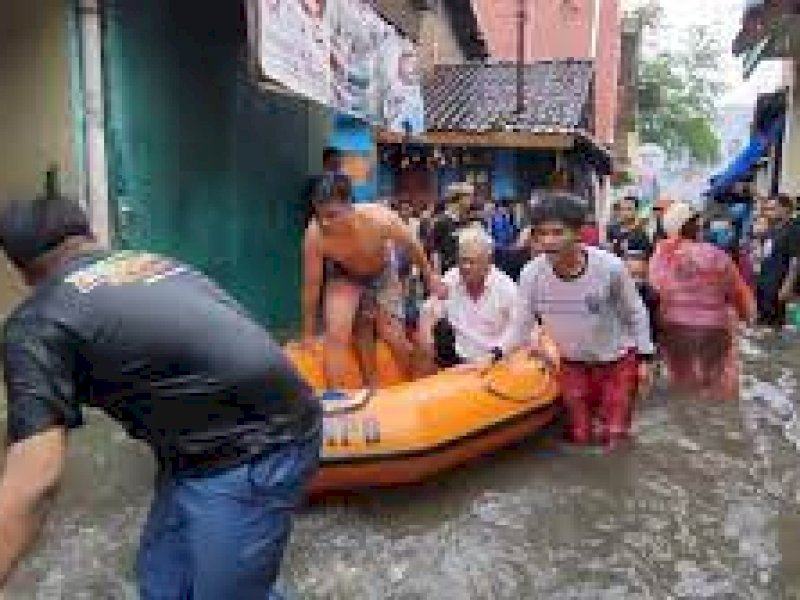Sungai Bengawan Solo meluap, Lima Kabupaten Terendam Banjir