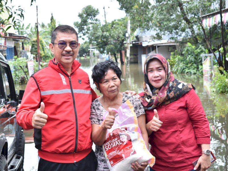 ARW Salurkan 2500 Paket Bantuan bagi Korban Banjir di Makassar