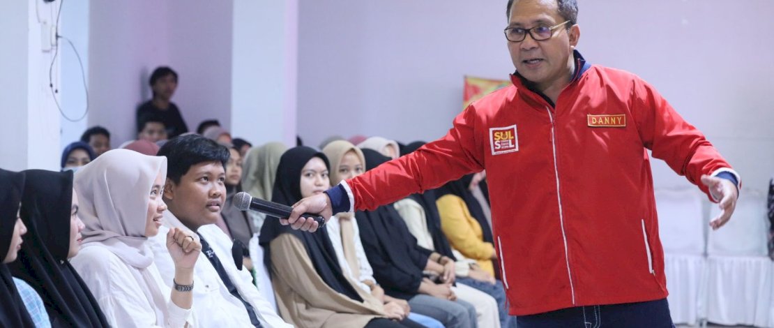 Wali Kota Makassar, Moh Ramdhan "Danny" Pomanto, memberi kuliah umum di Universitas Lamappapoleonro Soppeng.
