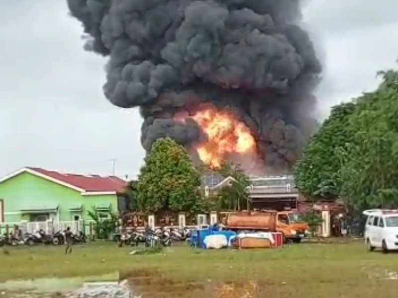 Ini Penyebab Kebakaran Gudang Plastik di Maros